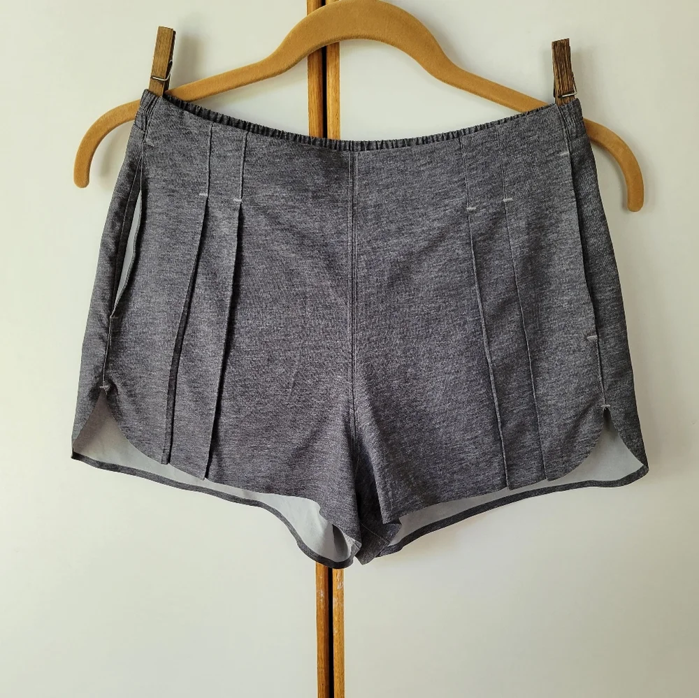 NWOT Lululemon &go Endeavor Short 4 Textured Printed Grey